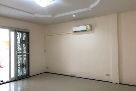 Casa de 2 dormitorios en Pattaya, Tailandia № 22395 - foto 4