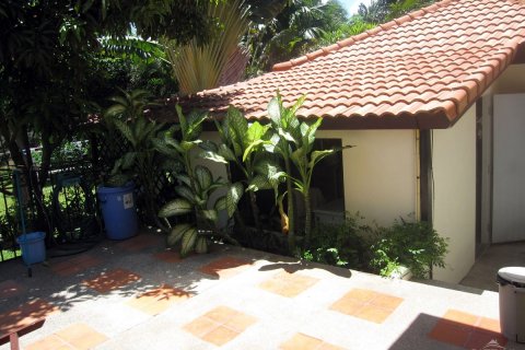 Casa de 3 dormitorios en Pattaya, Tailandia № 22726 - foto 26