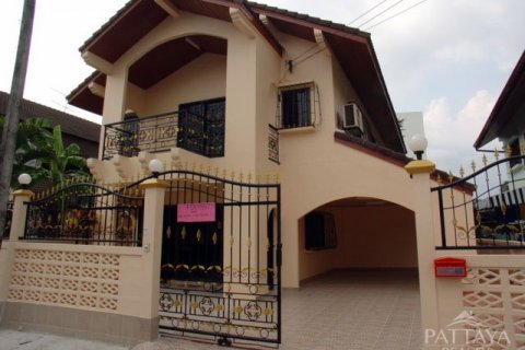 Casa de 3 dormitorios en Pattaya, Tailandia № 23315
