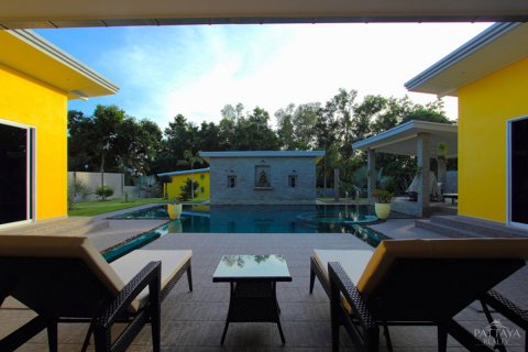 Casa de 4 dormitorios en Pattaya, Tailandia № 20160 - foto 14