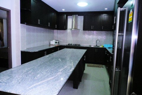 Casa de 6 dormitorios en Jomtien Beach, Pattaya, Tailandia № 20309 - foto 6