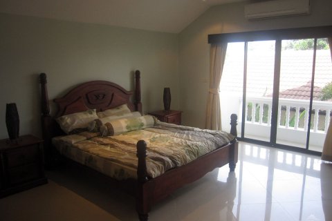 Casa de 3 dormitorios en Pattaya, Tailandia № 22839 - foto 14