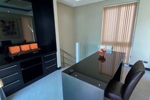 Casa de 5 dormitorios en Jomtien Beach, Pattaya, Tailandia № 22495 - foto 3