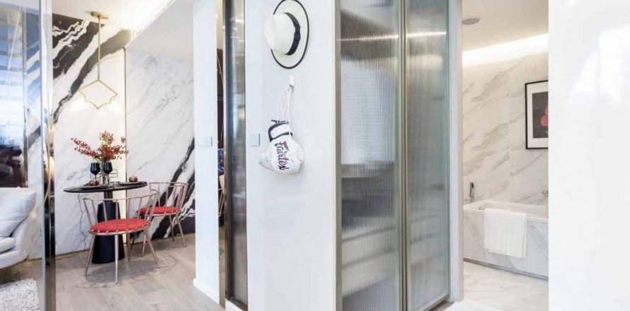 Condominio de 2 dormitorios en Bangkok, Tailandia en FYNN Asoke  № 19275
