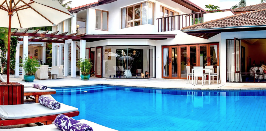 Casa de 4 dormitorios en Surin, Tailandia № 9904