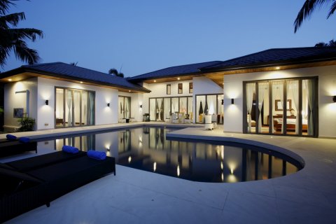 Casa de 3 dormitorios en Bang Tao, Tailandia № 3631