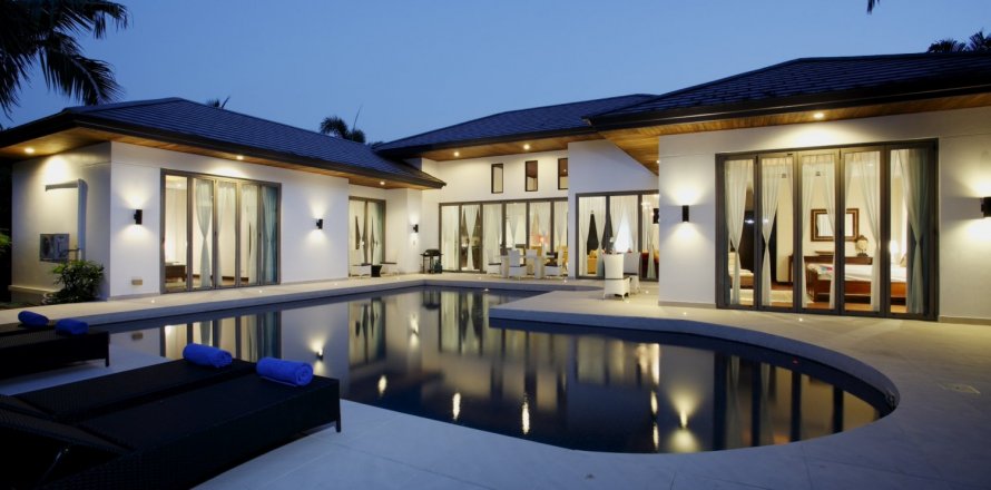 Casa de 3 dormitorios en Bang Tao, Tailandia № 3631