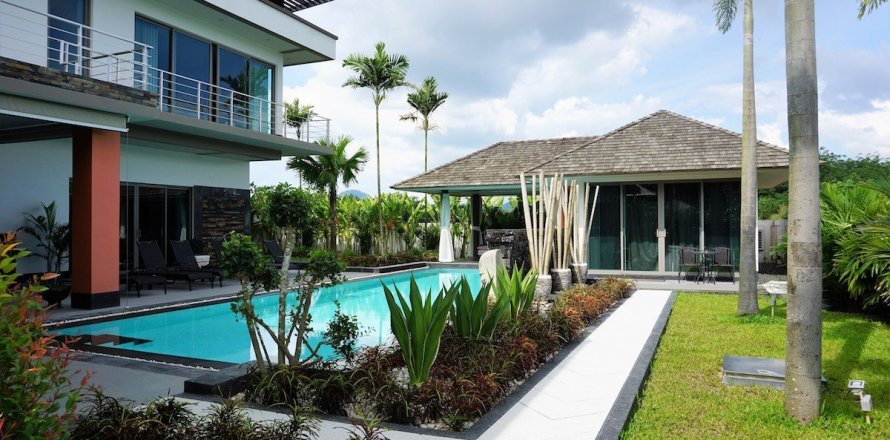 Casa de 4 dormitorios en Bang Tao, Tailandia № 3303
