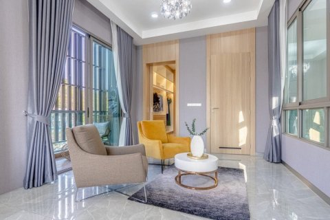 Casa de 5 dormitorios en Pattaya, Tailandia № 25045 - foto 9
