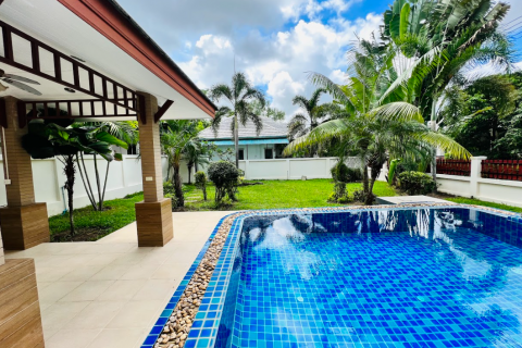 Casa de 4 dormitorios en Pattaya, Tailandia № 25752 - foto 5