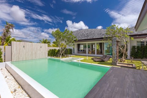 Casa de 3 dormitorios en Bang Tao, Tailandia № 3651