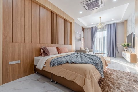 Casa de 5 dormitorios en Pattaya, Tailandia № 25045 - foto 11