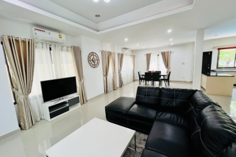 Casa de 4 dormitorios en Pattaya, Tailandia № 25752 - foto 8