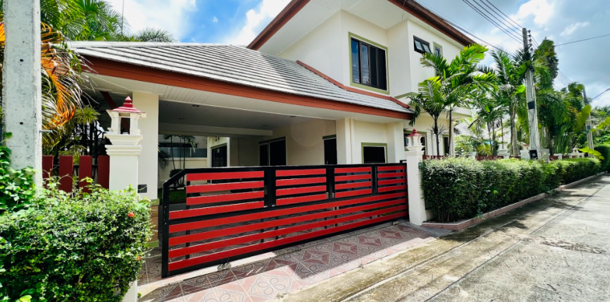 Casa de 4 dormitorios en Pattaya, Tailandia № 25752