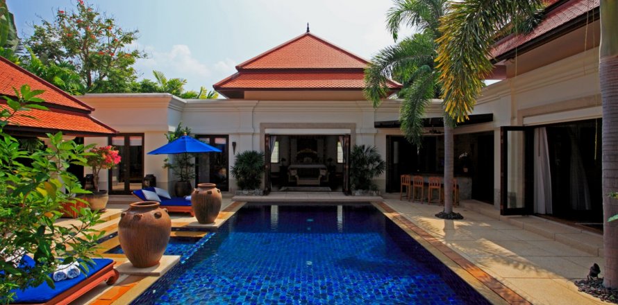 Casa de 4 dormitorios en Bang Tao, Tailandia № 3535