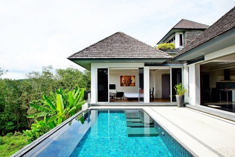 Casa de 3 dormitorios en Bang Tao, Tailandia № 3502