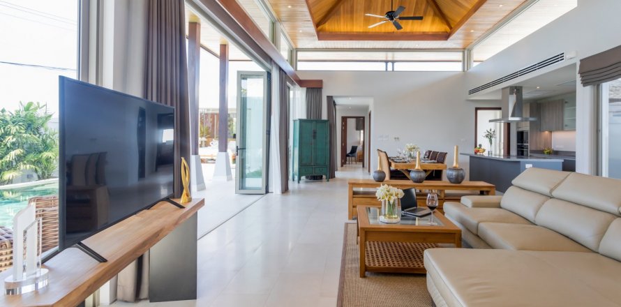 Casa de 3 dormitorios en Bang Tao, Tailandia № 3656