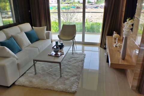 Sobre plano GRAND AVENUE RESIDENCE en Pattaya, Tailandia № 25455 - foto 2