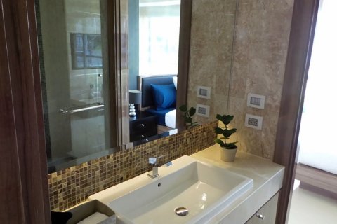 Sobre plano GRAND AVENUE RESIDENCE en Pattaya, Tailandia № 25455 - foto 9