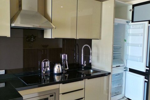 Sobre plano GRAND AVENUE RESIDENCE en Pattaya, Tailandia № 25455 - foto 12