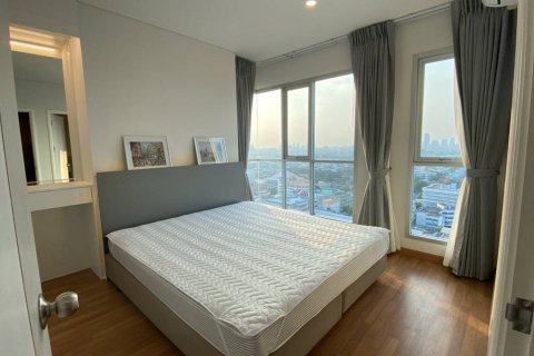 Condominio de 1 dormitorio en Bangkok, Tailandia en LUMPINI PLACE RATCHADA-SATHU № 25908