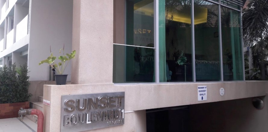 Sobre plano Sunset Boulevard Residence en Pattaya, Tailandia № 28134