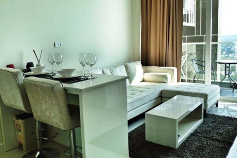 Condominio de 2 dormitorios en Sattahip, Tailandia en Del Mare  № 27620