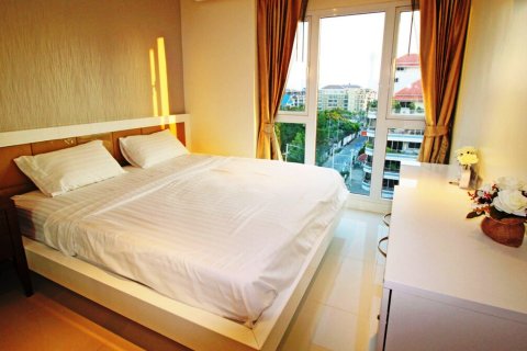 Sobre plano Sunset Boulevard Residence en Pattaya, Tailandia № 28134 - foto 4