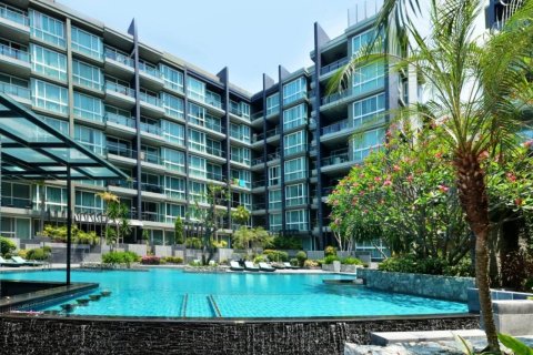 Sobre plano Apus en Pattaya, Tailandia № 27453 - foto 6