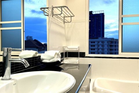 Condominio de 2 dormitorios en Pattaya, Tailandia № 28592 - foto 18