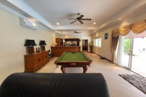 Casa de 4 dormitorios en Pattaya, Tailandia № 29165 - foto 3