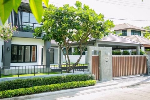 Chalet de 5 dormitorios en Bangkok, Tailandia № 28424 - foto 5