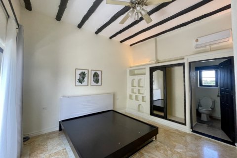 Casa de 5 dormitorios en Pattaya, Tailandia № 29170 - foto 9