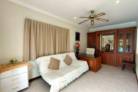 Casa de 4 dormitorios en Pattaya, Tailandia № 29165 - foto 7