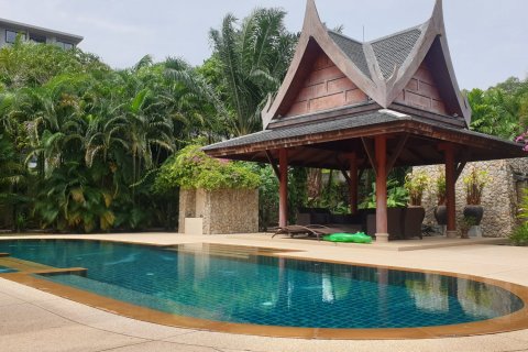 Casa de 6 dormitorios en Bang Tao, Tailandia № 28217