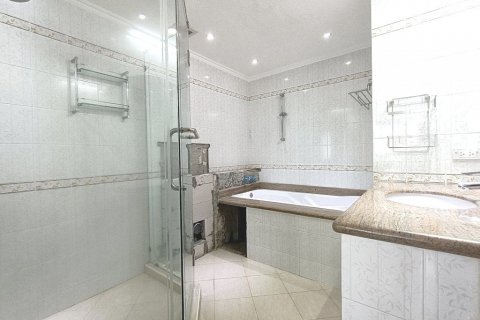 Condominio de 3 dormitorios en Pattaya, Tailandia № 27471 - foto 23
