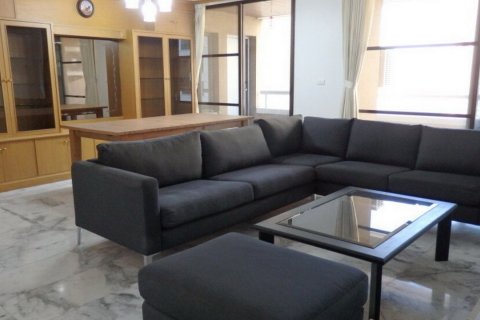 Condominio de 2 dormitorios en Bangkok, Tailandia en Asoke Towers  № 28551