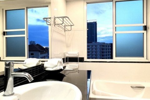 Condominio de 2 dormitorios en Pattaya, Tailandia № 28592 - foto 23