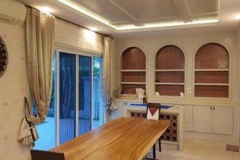 Sobre plano Boulevard Tuscany Cha Am - Hua Hin en Phetchaburi, Tailandia № 27325 - foto 2