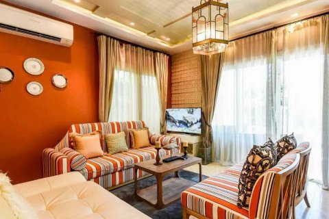 Sobre plano Boulevard Tuscany Cha Am - Hua Hin en Phetchaburi, Tailandia № 27325 - foto 2