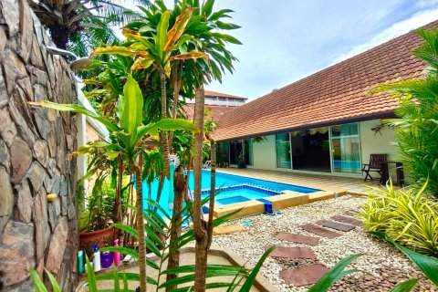 Casa de 4 dormitorios en Pattaya, Tailandia № 29165