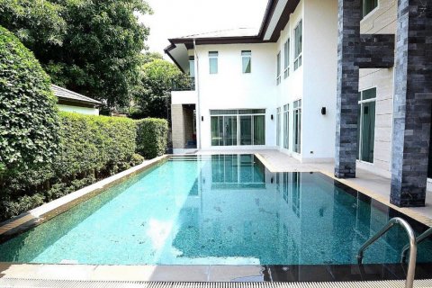 Chalet de 5 dormitorios en Private Nirvana Ladprao, Bangkok, Tailandia № 28762