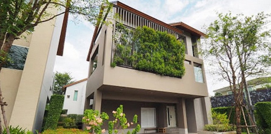 Casa de 3 dormitorios en Private Nirvana Residence East, Bangkok, Tailandia № 28767