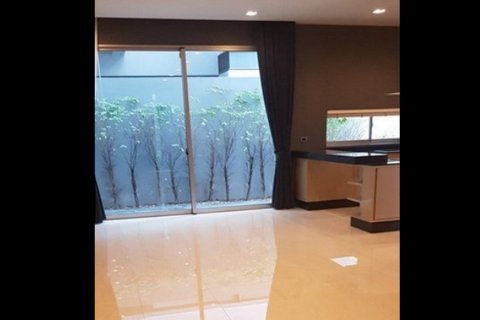 Sobre plano Private Nirvana Residence East en Bangkok, Tailandia № 28577 - foto 2