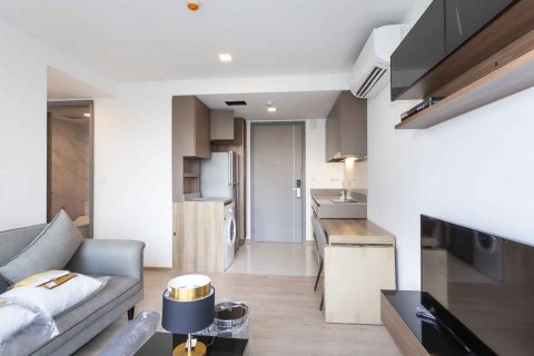 Condominio de 1 dormitorio en Bangkok, Tailandia en Taka Haus Ekamai 12  № 27722