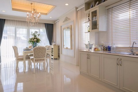 Sobre plano Vtara Sukhumvit 36 en Samut Sakhon, Tailandia № 28817 - foto 5