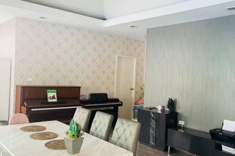 Casa de 3 dormitorios en Pattaya, Tailandia № 33775 - foto 7