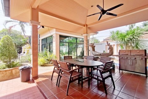 Casa de 3 dormitorios en Pattaya, Tailandia № 36365 - foto 7