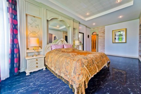 Casa de 8 dormitorios en Bang Sare, Tailandia № 35345 - foto 22