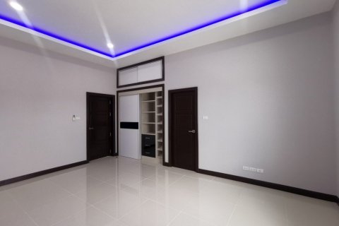 Casa de 3 dormitorios en Bang Sare, Tailandia № 36357 - foto 24